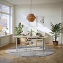 Tisch mit rechteckiger Tischplatte auf runden Metalltischbeinen 710 x 60 mm