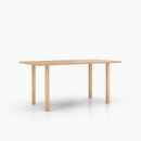 Tisch mit rechteckiger Tischplatte auf eckigen Holztischbeinen 710 x 50 mm